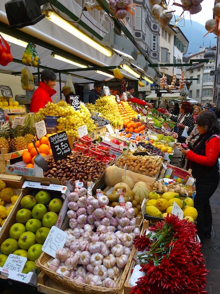 Obst- u. Gemüsemarkt _P1010771