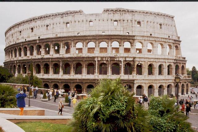 ...Brot und Spiele  _461102