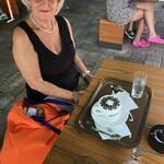 Gisela mit Cappuccino-Kunstwerk