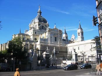 Almudena Kathedrale 907